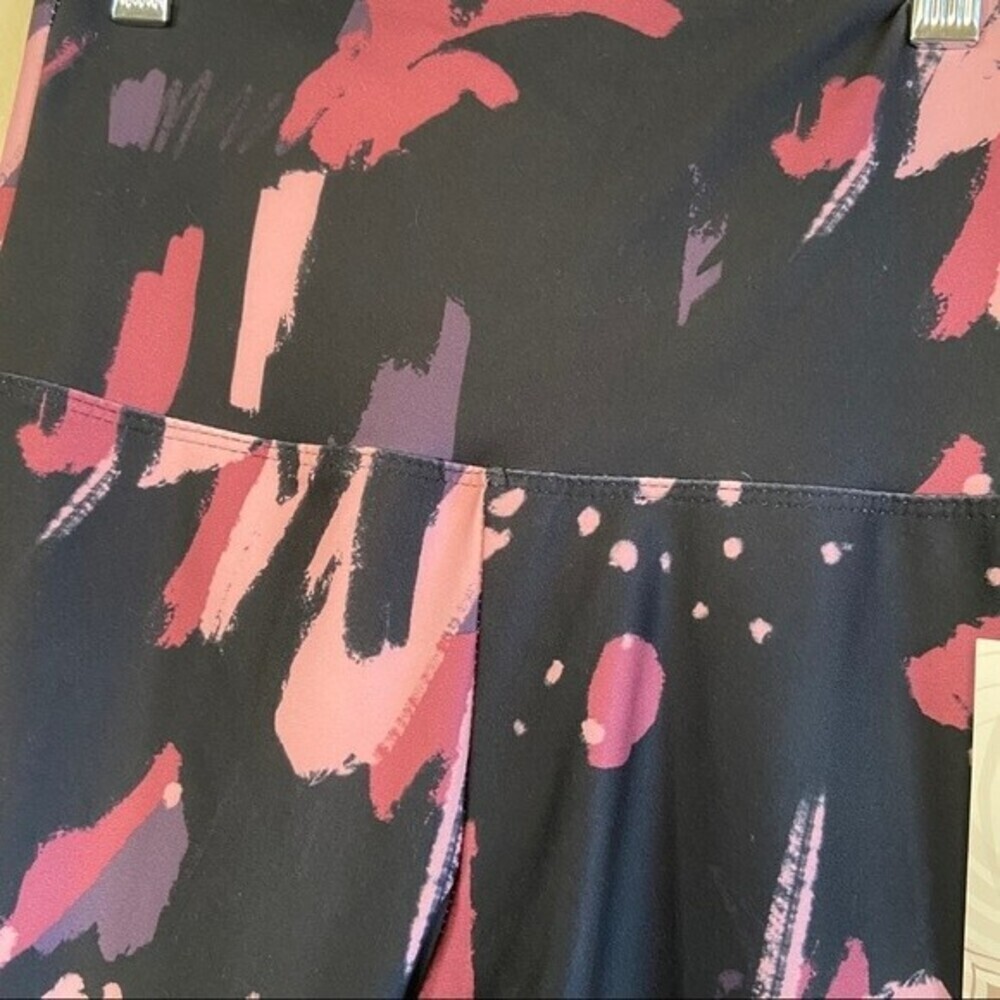 Balance Collection High Waist Leggings - Picture 4 of 8